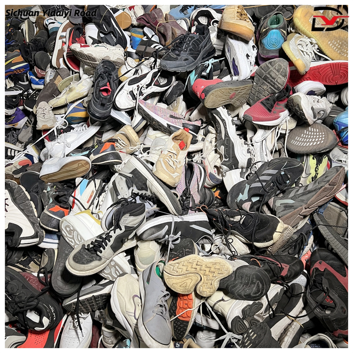 second hand men's sneakers