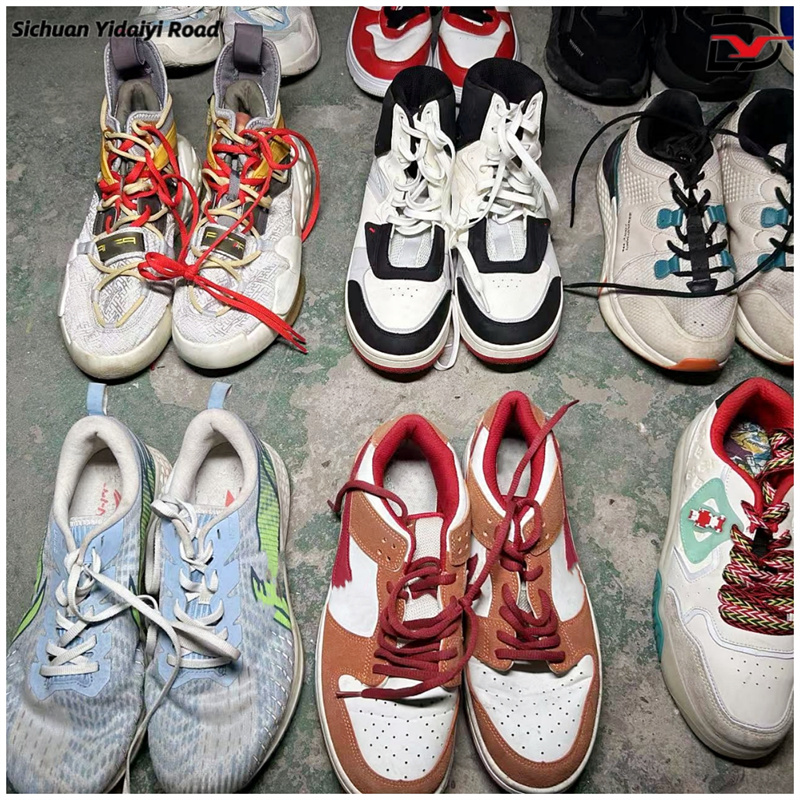 used sports shoes for men.jpg